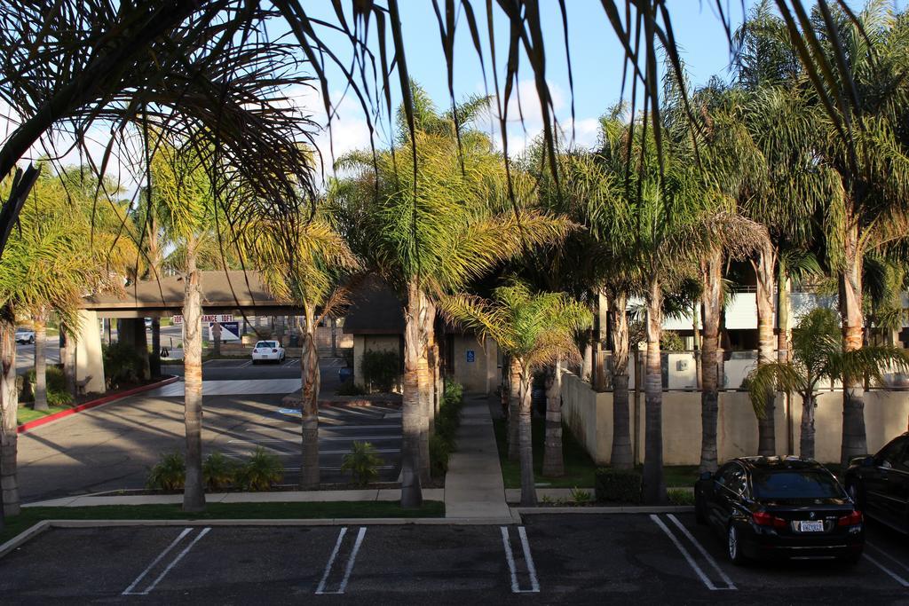 O'Cairns Inn&Suites Lompoc Extérieur photo