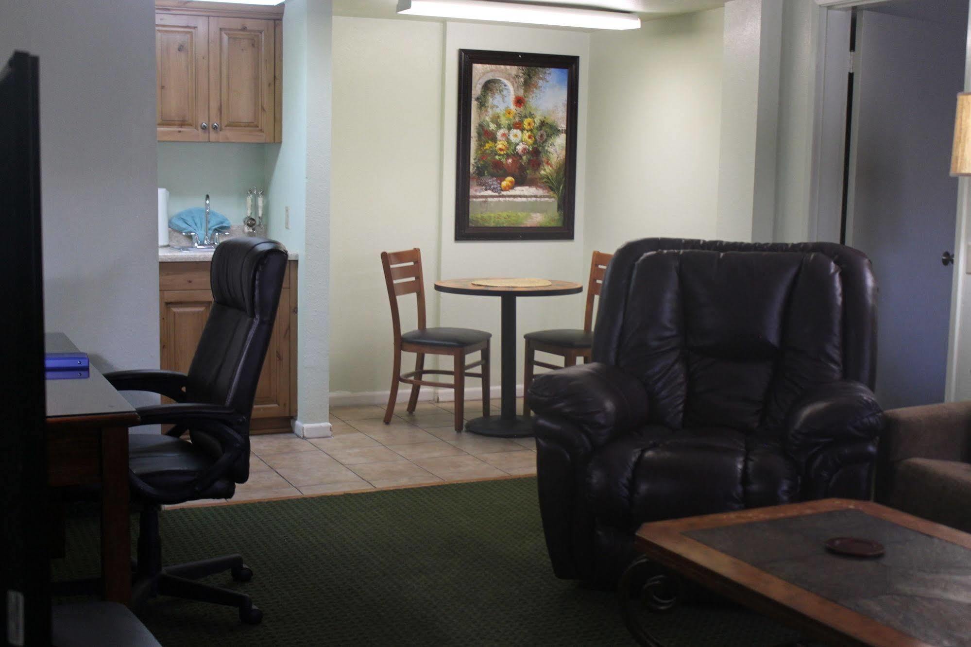 O'Cairns Inn&Suites Lompoc Extérieur photo