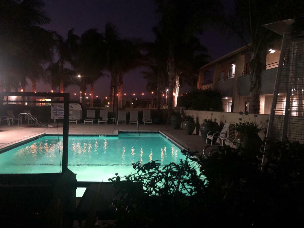 O'Cairns Inn&Suites Lompoc Extérieur photo